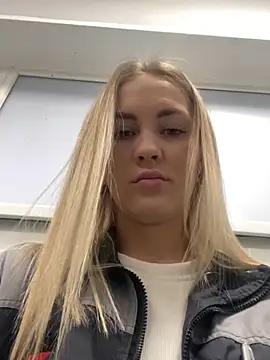 DreamGirl-777 online show from December 2024 04:42:01 AM