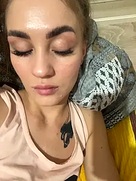 DreamGirl-777 online show from October 2025 02:17:02 PM