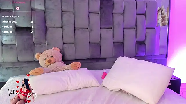 Chloe evans   online show from February 2025 05:37:01 PM