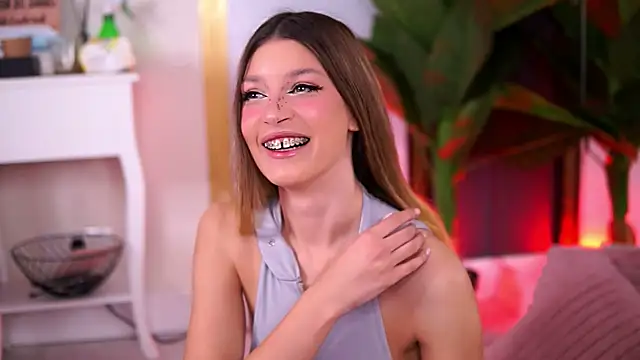 EvaWarenn online show from October 2025 10:25:01 AM