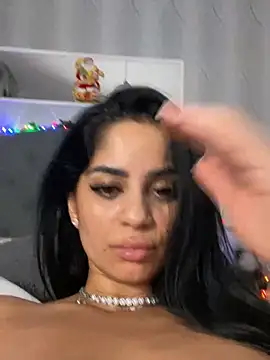Snapshot of _adelle chatting on December 2024 01:28:01 PM adelle online show from December 2024 01:28:01 PM