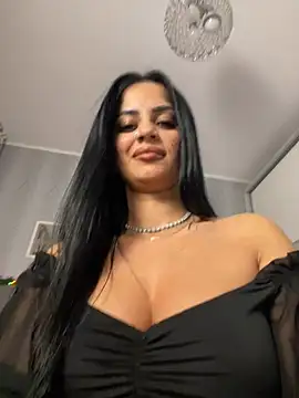 Snapshot of _adelle chatting on December 2024 03:32:02 PM adelle online show from December 2024 03:32:02 PM