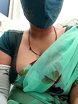 Snapshot of Archna-ji chatting on March 2025 06:12:02 AM Archna-ji online show from March 2025 06:12:02 AM