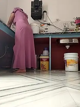 Snapshot of Archna-ji chatting on September 2025 04:01:01 AM Archna-ji online show from September 2025 04:01:01 AM