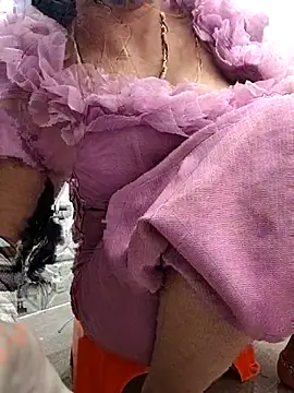 Snapshot of Archna-ji chatting on November 2025 06:12:02 AM Archna-ji online show from November 2025 06:12:02 AM