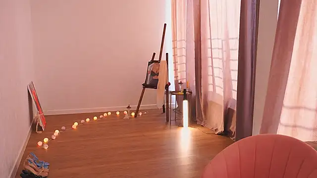 Snapshot of hereandnows_ chatting on February 2025 07:36:02 AM hereandnows  online show from February 2025 07:36:02 AM