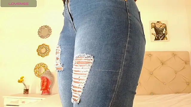 lilit kyteler online show from January 2025 07:45:01 PM