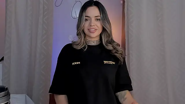 Snapshot of yandracelisofficial chatting on January 2025 04:36:02 AM yandracelisofficial online show from January 2025 04:36:02 AM