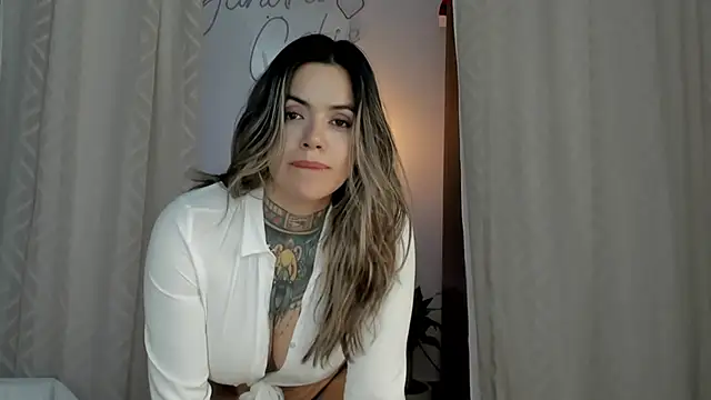 Snapshot of yandracelisofficial chatting on January 2025 05:11:02 AM yandracelisofficial online show from January 2025 05:11:02 AM