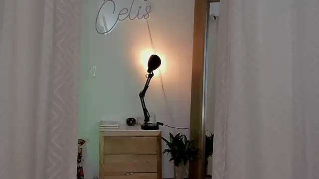 Snapshot of yandracelisofficial chatting on February 2025 08:21:02 AM yandracelisofficial online show from February 2025 08:21:02 AM