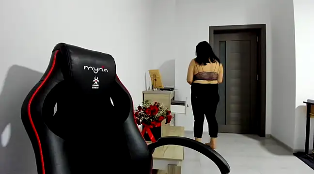 amiraisa11 online show from February 2025 01:52:02 AM