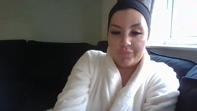 magical mia online show from January 2025 12:38:01 PM