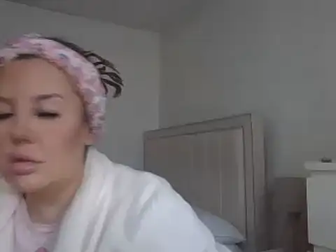 magical mia online show from February 2025 12:37:01 PM