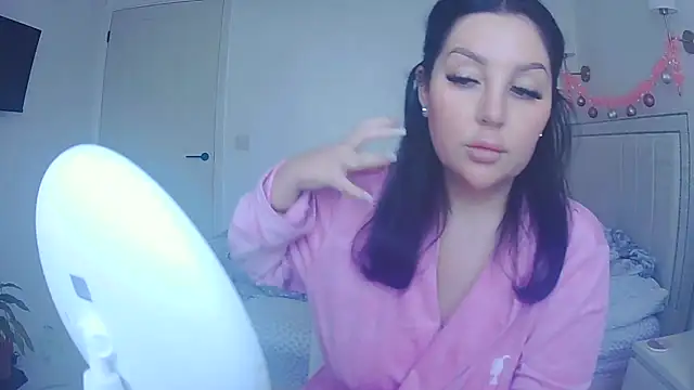 magical mia online show from December 2025 12:56:01 PM