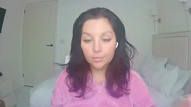 Snapshot of magical_mia chatting on March 2026 01:00:01 PM magical mia online show from March 2026 01:00:01 PM