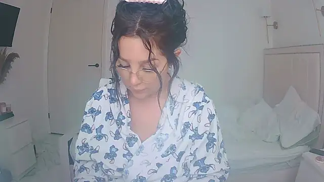 Snapshot of magical_mia chatting on May 2026 10:23:01 AM magical mia online show from May 2026 10:23:01 AM