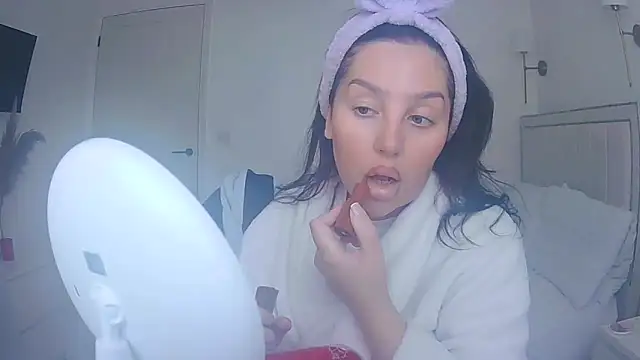 Snapshot of magical_mia chatting on May 2026 09:50:01 AM magical mia online show from May 2026 09:50:01 AM