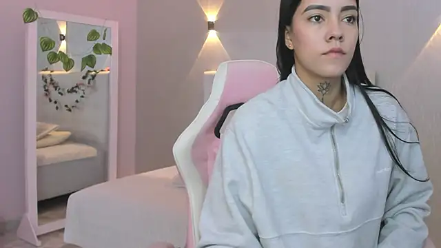 miagomezweb1 online show from February 2025 12:42:01 PM