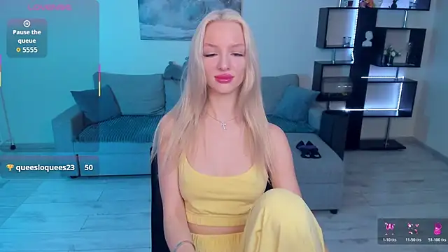 Snapshot of AleksaBlonde chatting on February 2026 11:36:01 AM AleksaBlonde online show from February 2026 11:36:01 AM