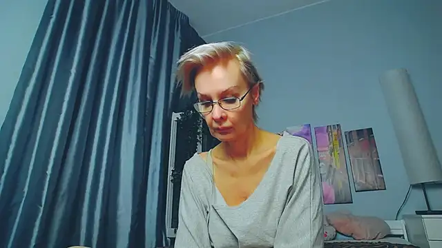 HelgaHimmell online show from March 2025 10:00:02 PM