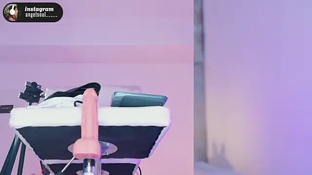 Angelst   online show from November 2025 06:02:01 AM