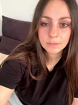 Loella-Rose online show from December 2025 12:10:02 PM