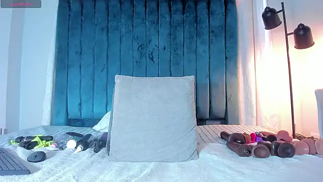 blondehorny69 online show from November 2025 07:45:02 PM