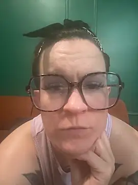 Snapshot of quinnmariexo chatting on October 2025 09:59:02 PM quinnmariexo online show from October 2025 09:59:02 PM