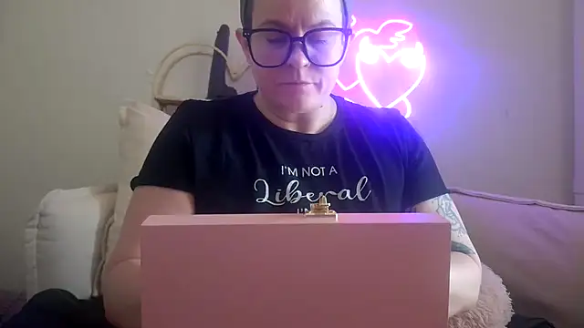 quinnmariexo online show from February 2026 07:07:01 PM