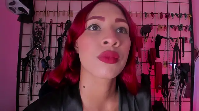 Snapshot of charrlotte_quinn chatting on January 2026 04:20:02 PM charrlotte quinn online show from January 2026 04:20:02 PM