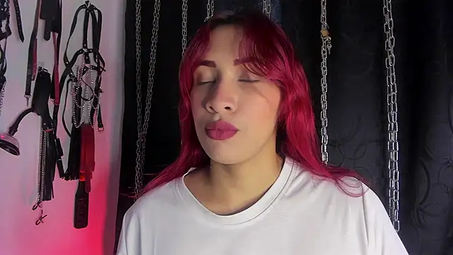 Snapshot of charrlotte_quinn chatting on February 2026 01:07:01 PM charrlotte quinn online show from February 2026 01:07:01 PM