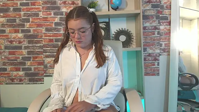 maddy066 online show from November 2025 01:27:02 AM