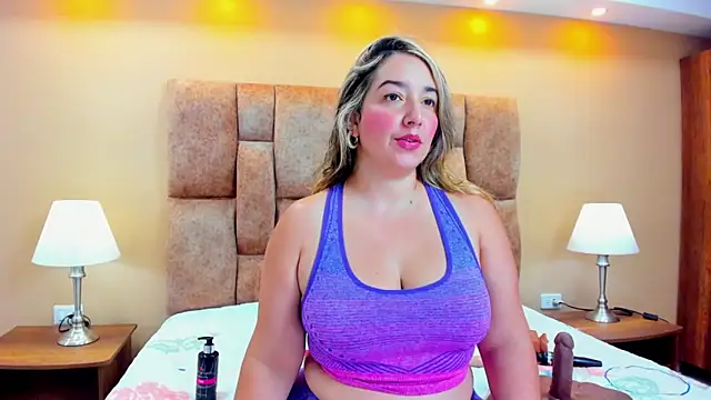 Snapshot of MiiaHot chatting on February 2026 07:45:01 PM MiiaHot online show from February 2026 07:45:01 PM