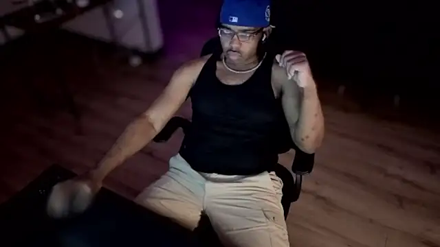 Snapshot of Southernfuckery chatting on April 2026 10:03:01 PM Southernfuckery online show from April 2026 10:03:01 PM