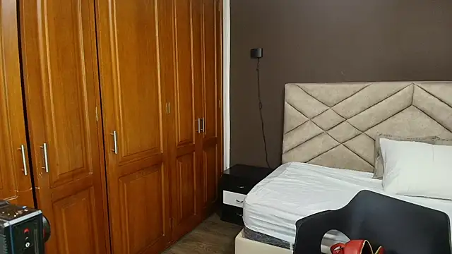 Raquel jones online show from October 2025 11:50:01 AM