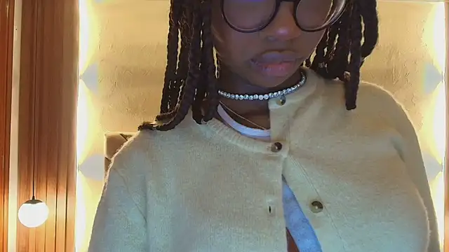 Snapshot of Raquel_jones chatting on June 2026 12:06:01 PM Raquel jones online show from June 2026 12:06:01 PM