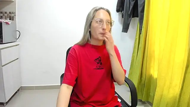 Adele johnsonn1 online show from December 2024 03:44:01 PM