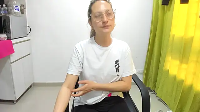 Adele johnsonn1 online show from January 2025 03:00:02 PM