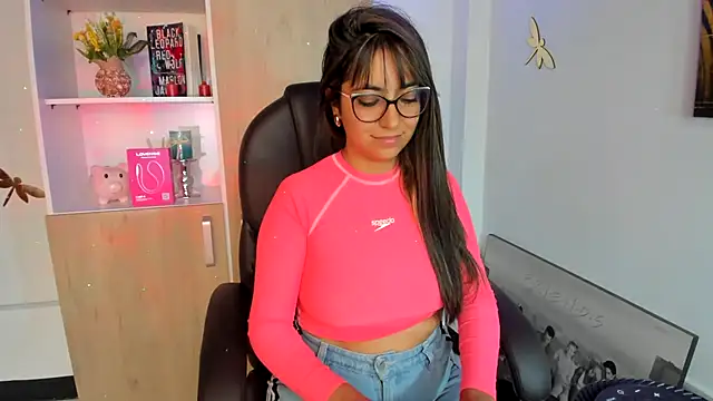 Isabellaa22 1 online show from February 2025 03:16:01 PM