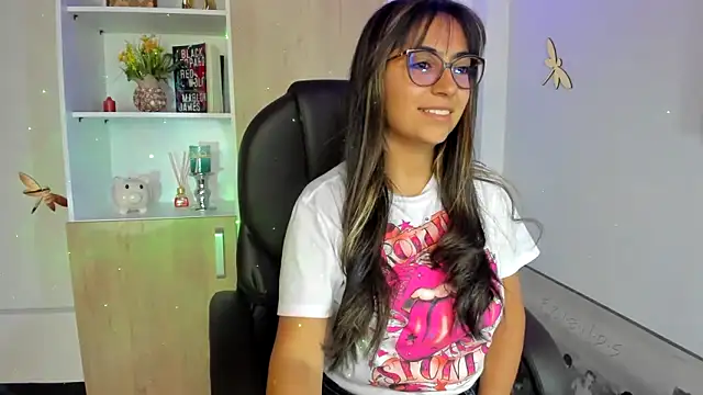 Isabellaa22 1 online show from February 2025 01:53:02 PM