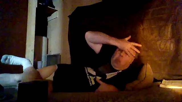 Nightshade7712 online show from October 2025 05:06:02 PM