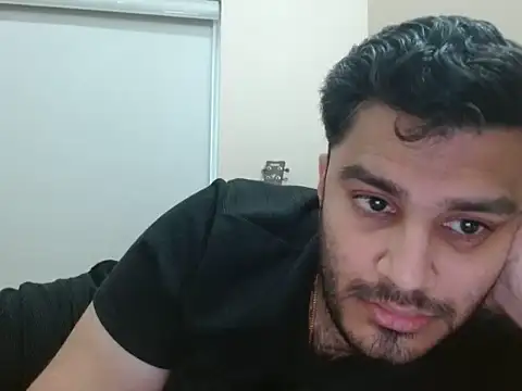 Snapshot of robintoit chatting on June 2026 05:00:01 AM robintoit online show from June 2026 05:00:01 AM