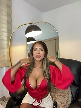 Snapshot of _laura_02 chatting on February 2025 05:07:02 PM laura 02 online show from February 2025 05:07:02 PM