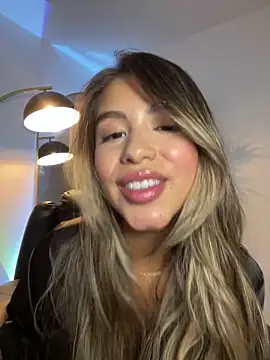 Snapshot of _laura_02 chatting on March 2025 12:50:01 AM laura 02 online show from March 2025 12:50:01 AM