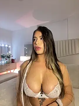 Snapshot of _laura_02 chatting on November 2025 11:16:02 PM laura 02 online show from November 2025 11:16:02 PM