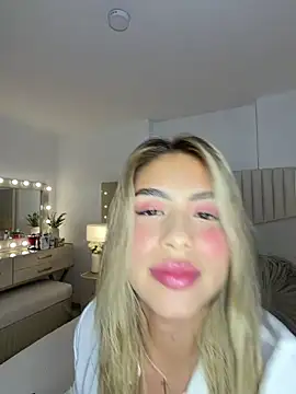 Snapshot of _laura_02 chatting on February 2026 11:34:02 PM laura 02 online show from February 2026 11:34:02 PM