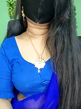 Idhika Paul online show from October 2025 03:43:01 PM