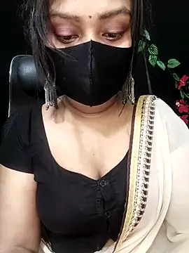 Idhika Paul online show from November 2025 09:06:02 PM