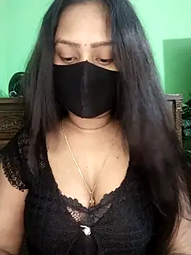 Idhika Paul online show from March 2026 08:01:01 PM