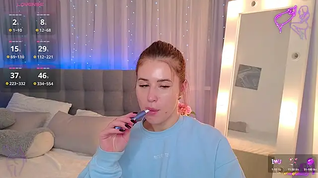 Milkissss online show from November 2025 09:05:02 PM